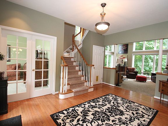 4th image of 19 Country Meadow Dr