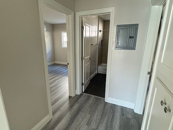 4th image of 1425 S Marguerita Ave #F