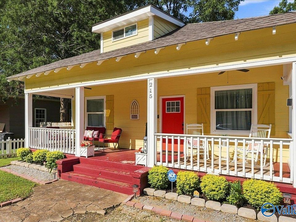 1st image of 215 8th Ave NW