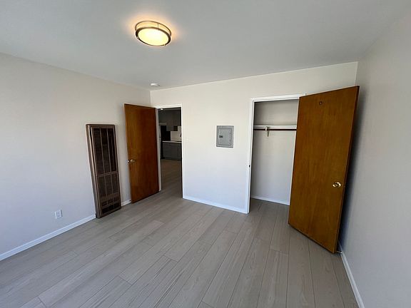 4th image of 2611 Clement St #1