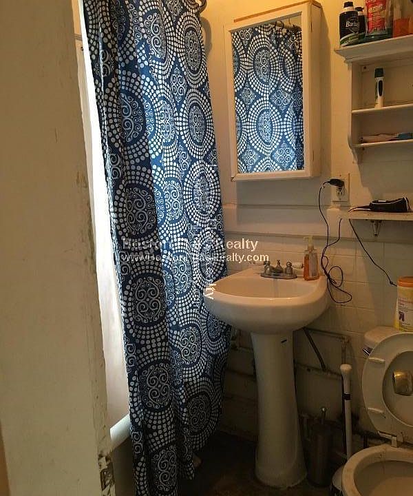 2nd image of 895 Huntington Ave #9