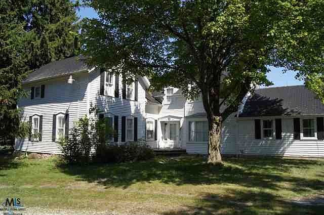 2nd image of 2716 E Sutton Rd