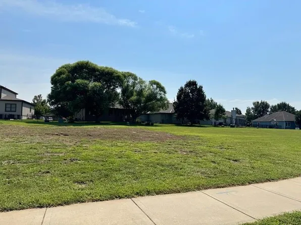 29372 Palmer Dr, Paola, KS 66071