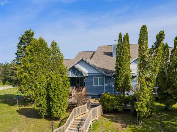 1800 Bears Paw Trl, Vanderbilt, MI 49795