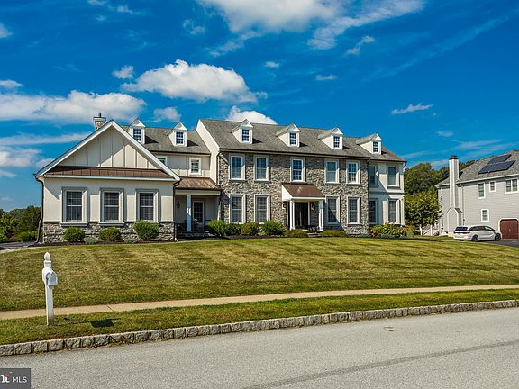 2nd image of 1154 Saint Andrews Dr