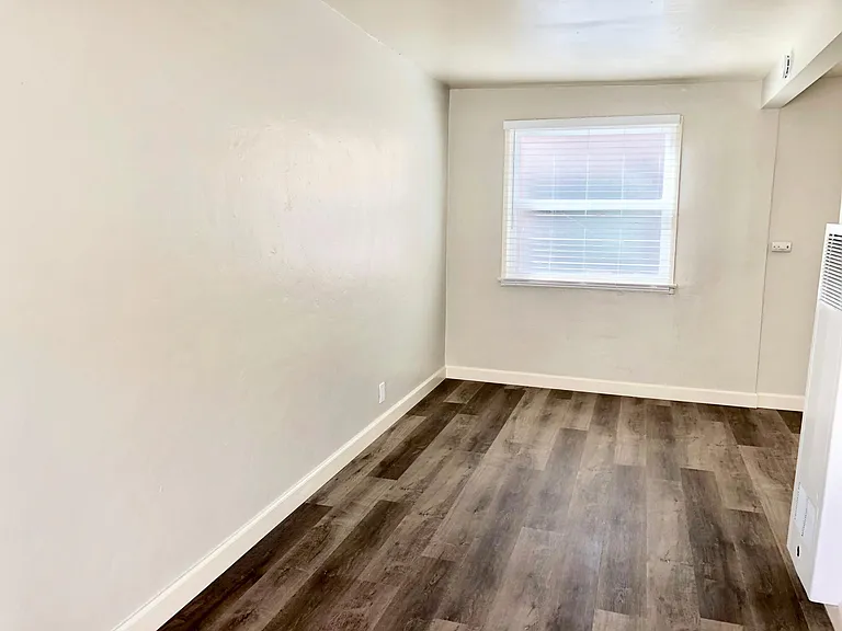 5242 E The Toledo — Photo 3