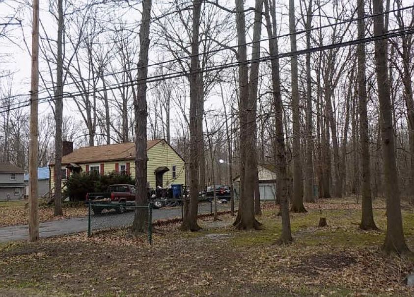 2nd image of 443 Everett Hull Rd