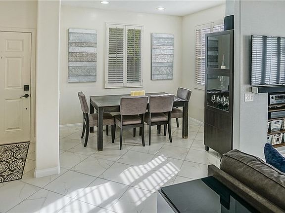 5th image of 28469 Mayfair Dr