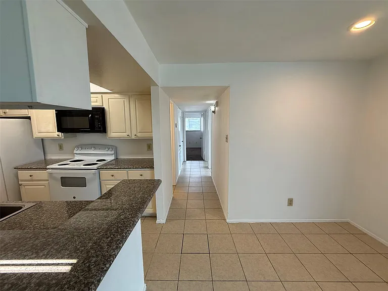 8048 Sands Point Dr #D — Photo 6