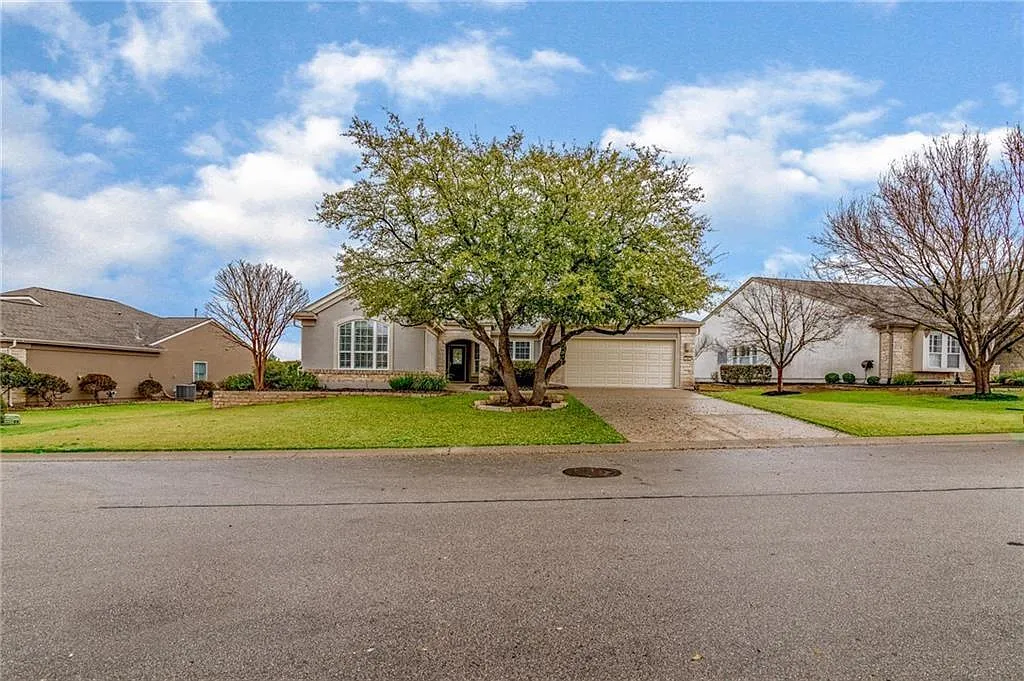 4 bed, 2.0 bath, 2750 sqft, $2,695 — Photo 1