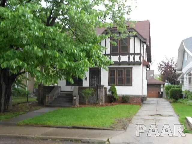 829 W Eleanor Pl photo 1