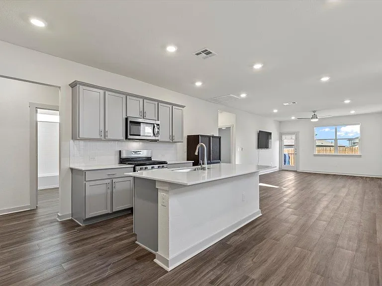 7704 Jacobean Way — Photo 6