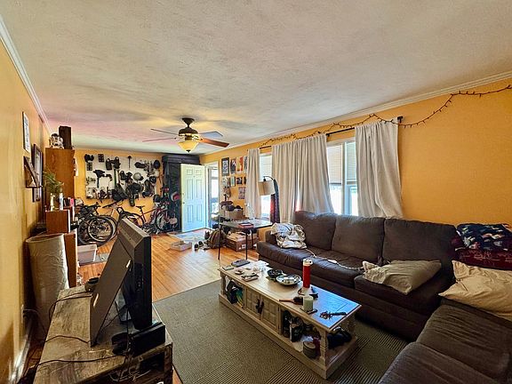 4th image of 410 S Greensboro St