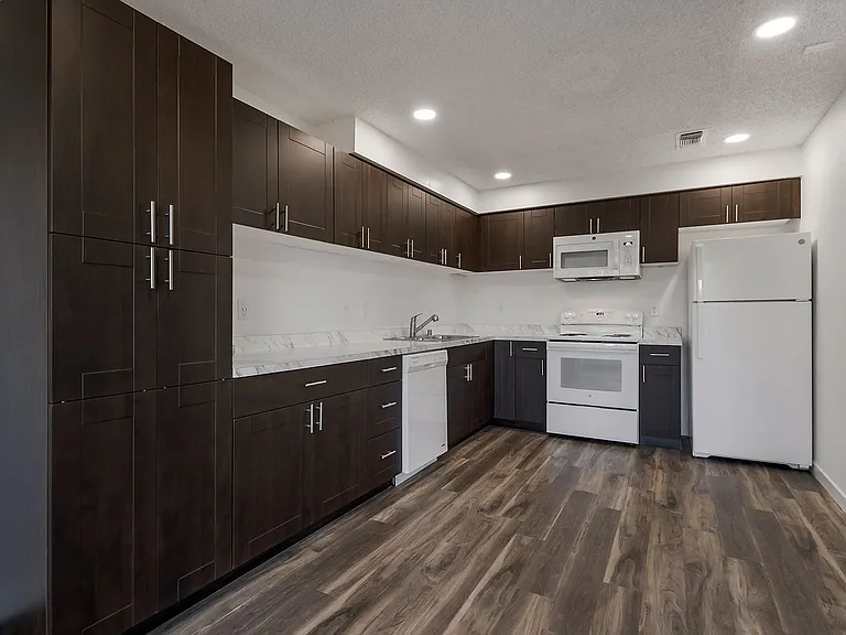 Sheridan Square Apartments — Photo 110