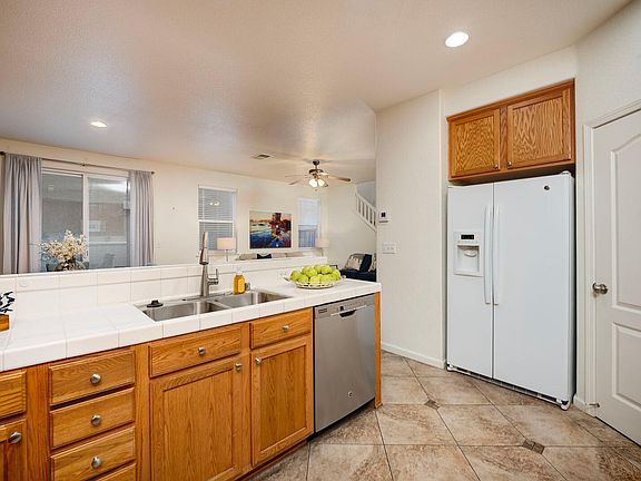 5th image of 810 Greg Thatch Cir