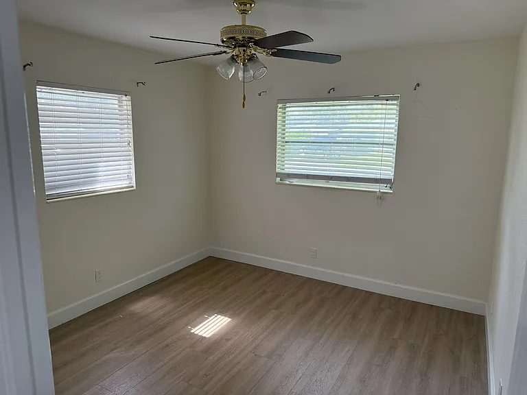 4717 W Chapin Ave — Photo 7