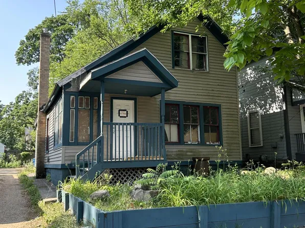 723 McCourtie St, Kalamazoo, MI 49008