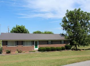 233 Meadow Ln, Flemingsburg, KY 41041