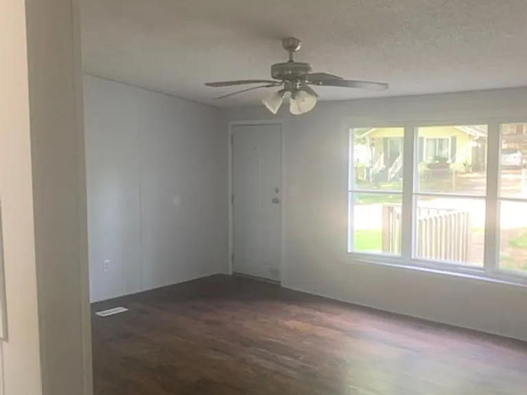 612 Broad St — Photo 3