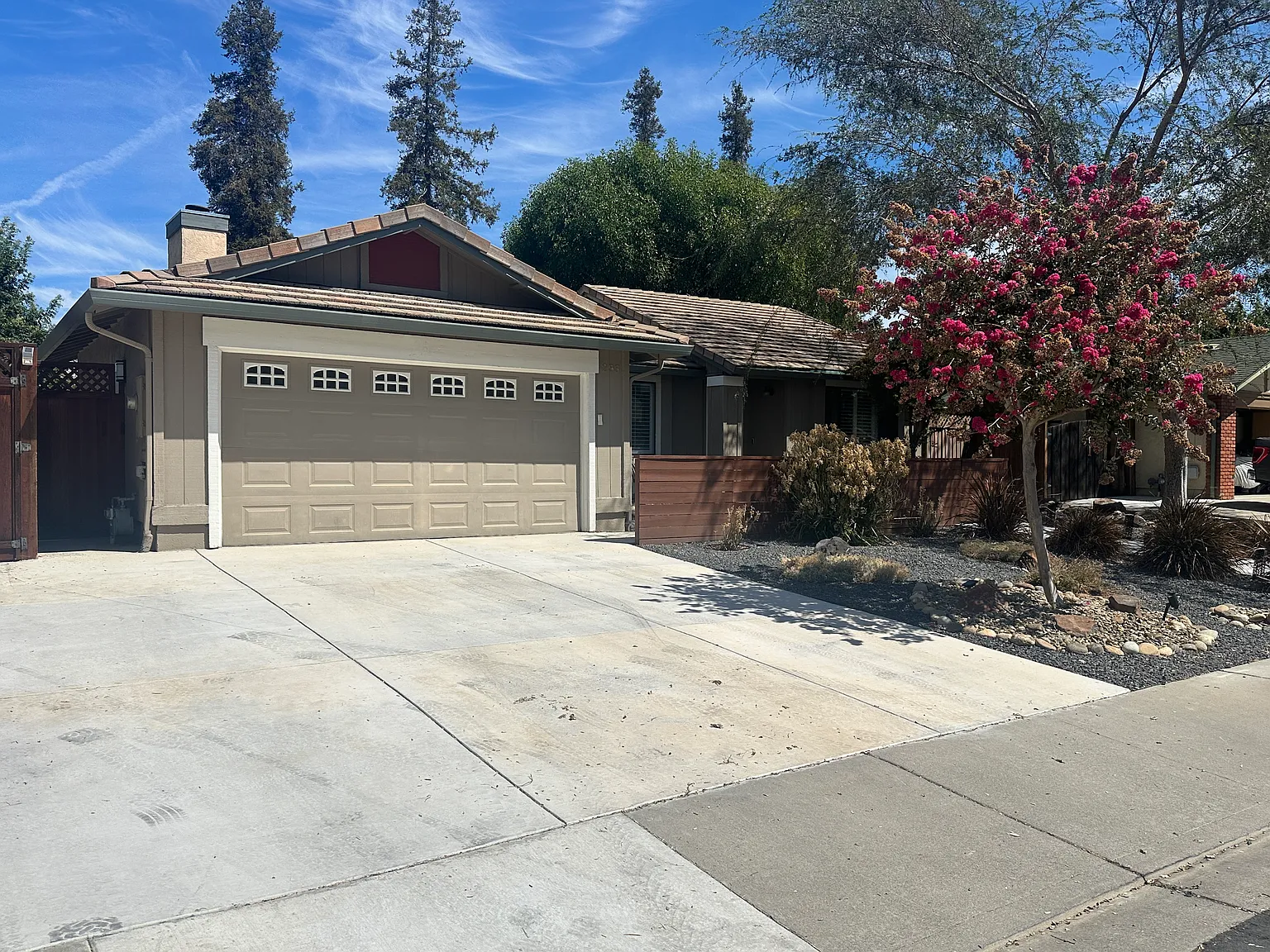 4 bed, 1570 sqft, $3,850 — Photo 1