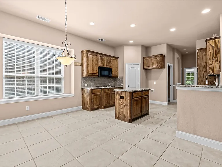 1731 Teakwood Dr — Photo 9