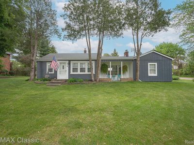406 Common St, Walled Lake, MI, 48390
