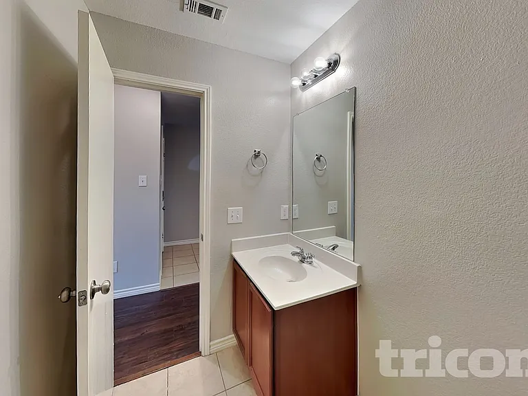 1326 Foster St — Photo 14