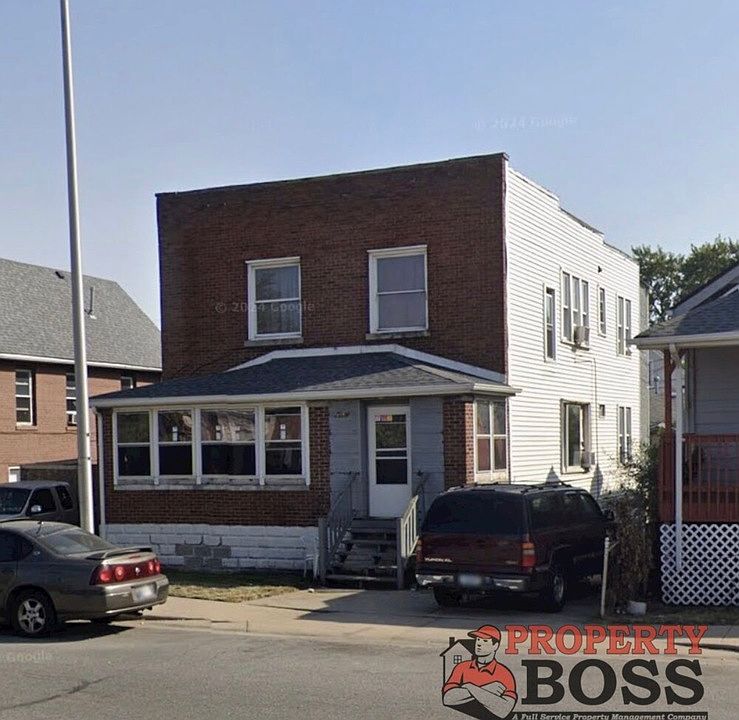 1st image of 519 W Columbus Dr APT 2