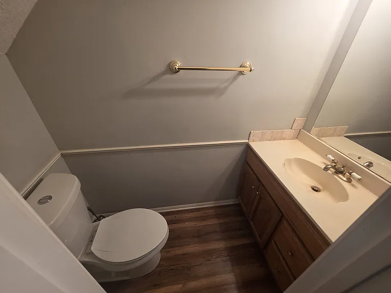 5722 Wells Cir — Photo 16