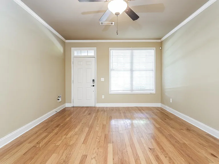 4431 Dallis Ct — Photo 3