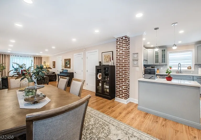 57 Marsellus Pl #2 — Photo 2