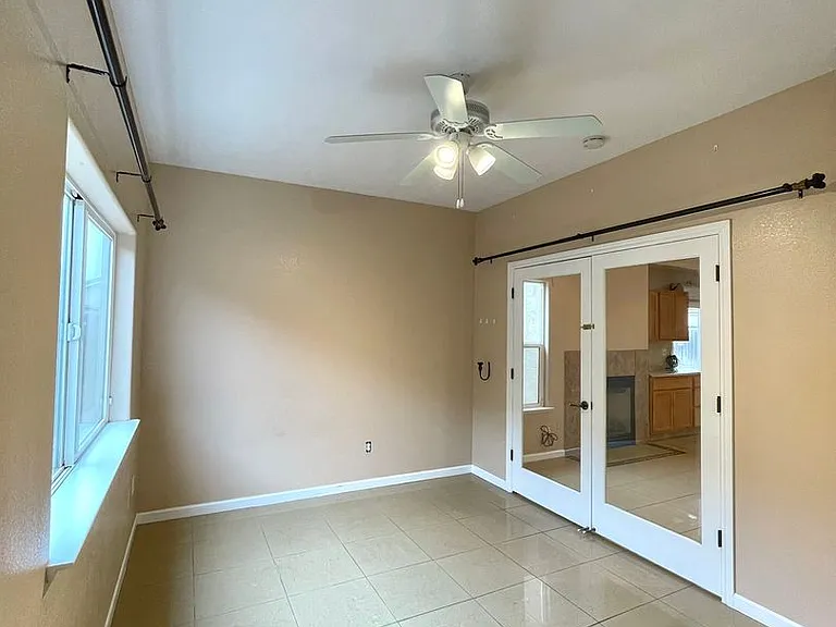 425 San Fernando St — Photo 6