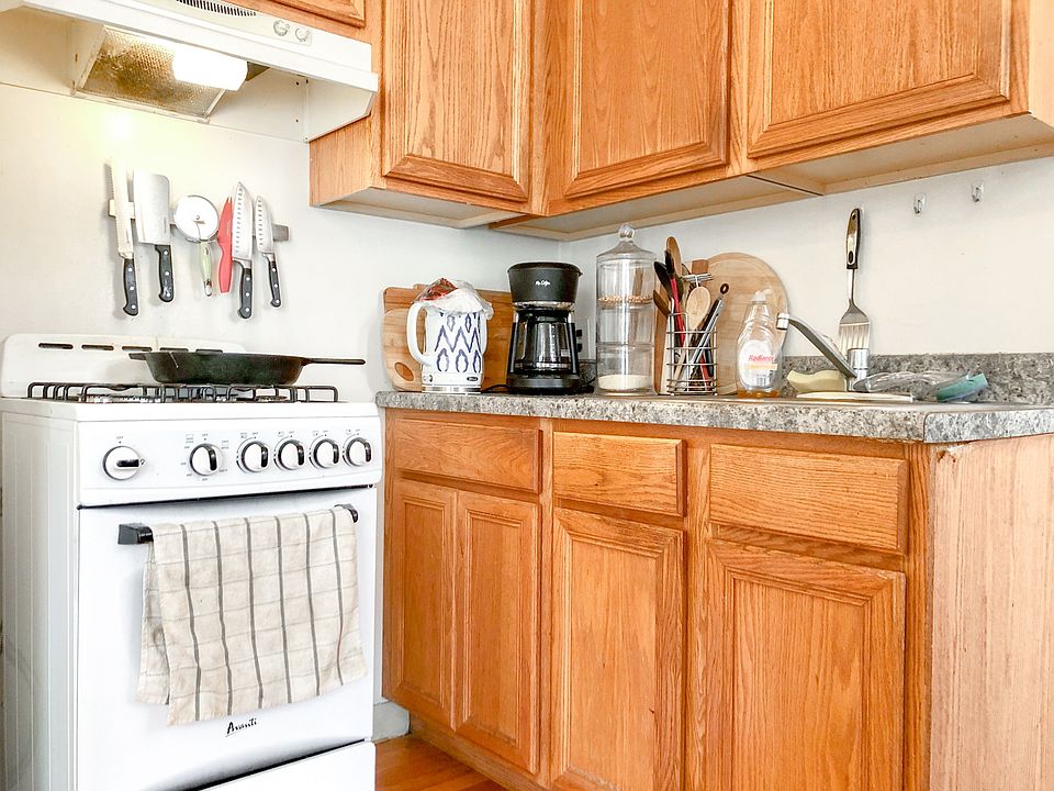 2nd image of 1445 W Carmen Ave APT 1N