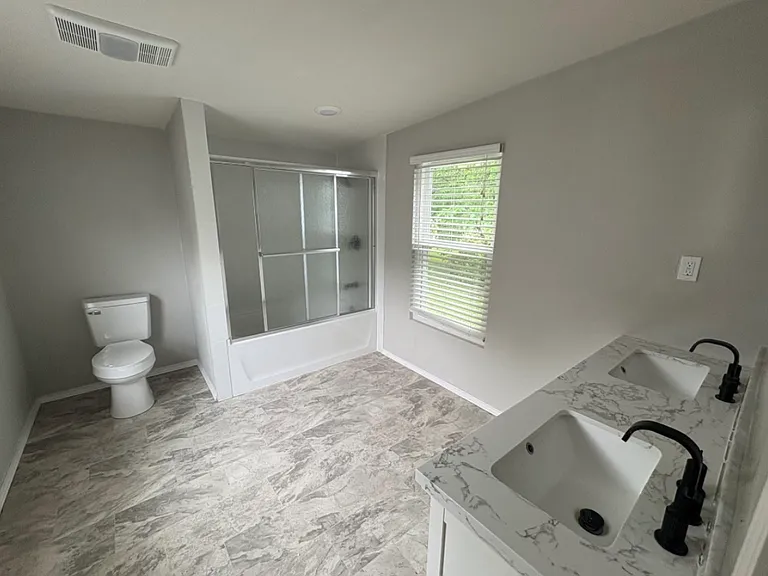 4233 Alamo Ave — Photo 6