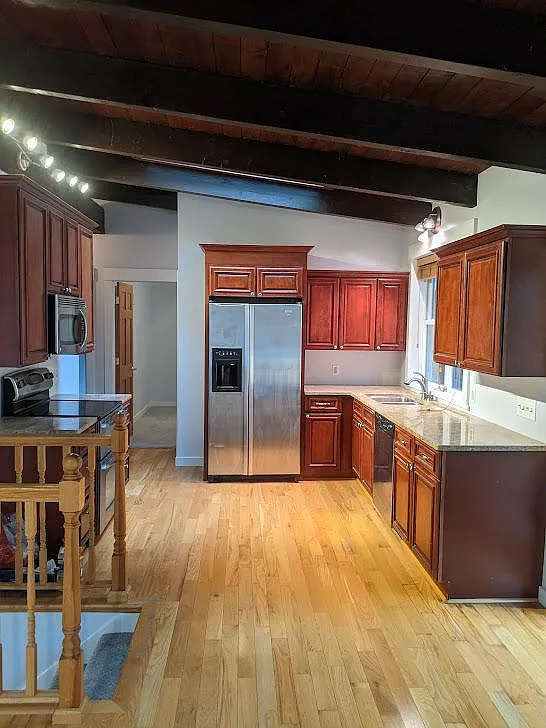 3 bed, 1298 sqft, $3,000 — Photo 1