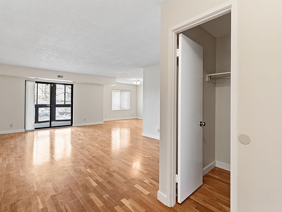 5th image of 8370 Greensboro Dr APT 223