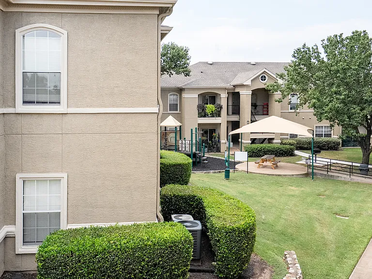 The Lodge at Lost Pines Apartments — Photo 22