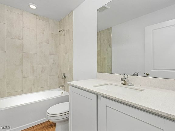 4th image of 2115 NE 7th Ave