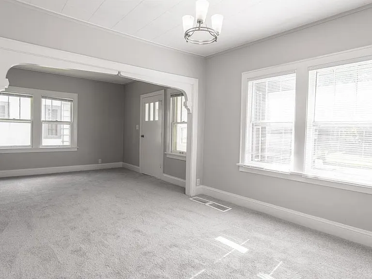 4020 Emerson Ave N — Photo 7
