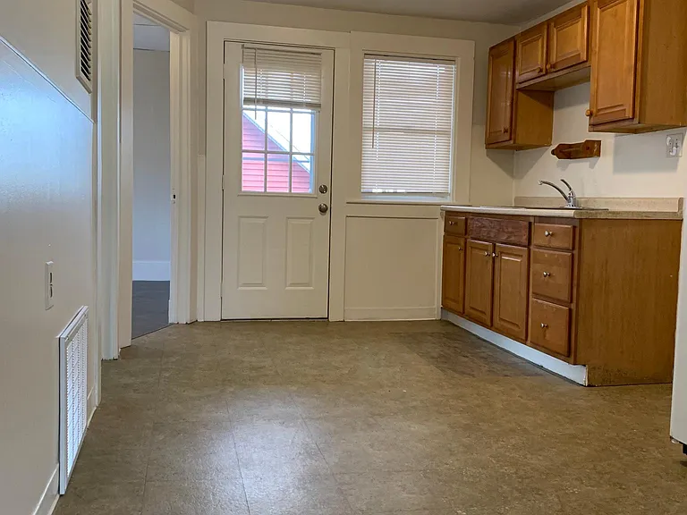 11 Atwood Ct #5 — Photo 1