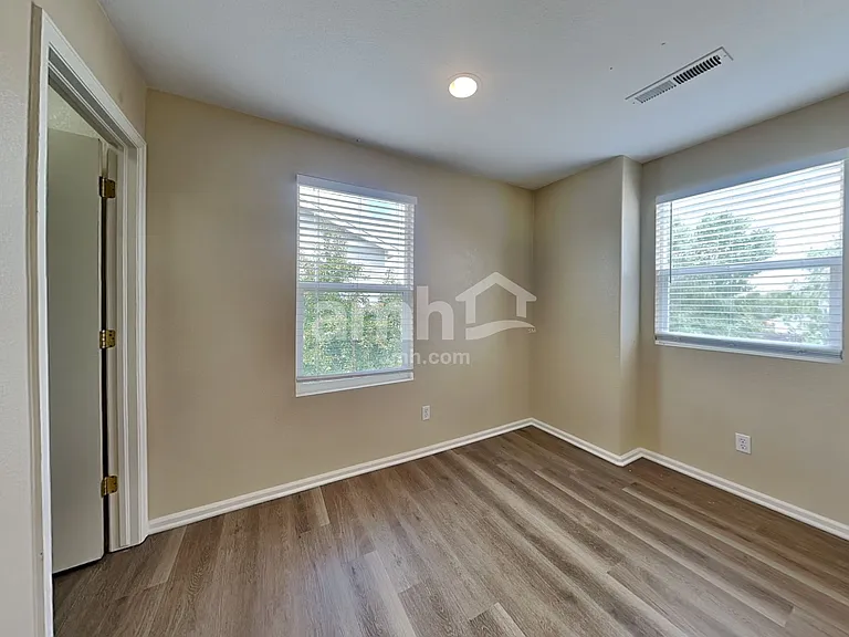 201 Stagecoach Ln — Photo 17