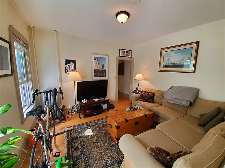 1109 Broadway #1 — Photo 4
