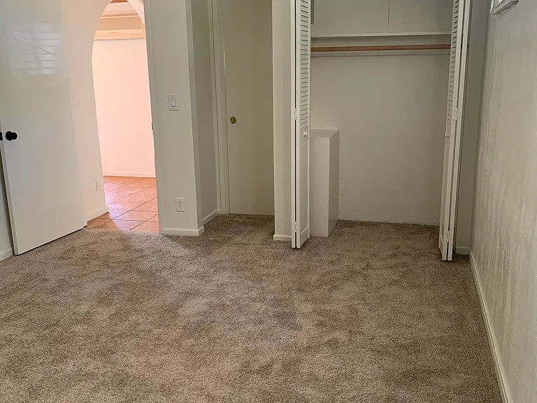 2542 Crescent Ave — Photo 22