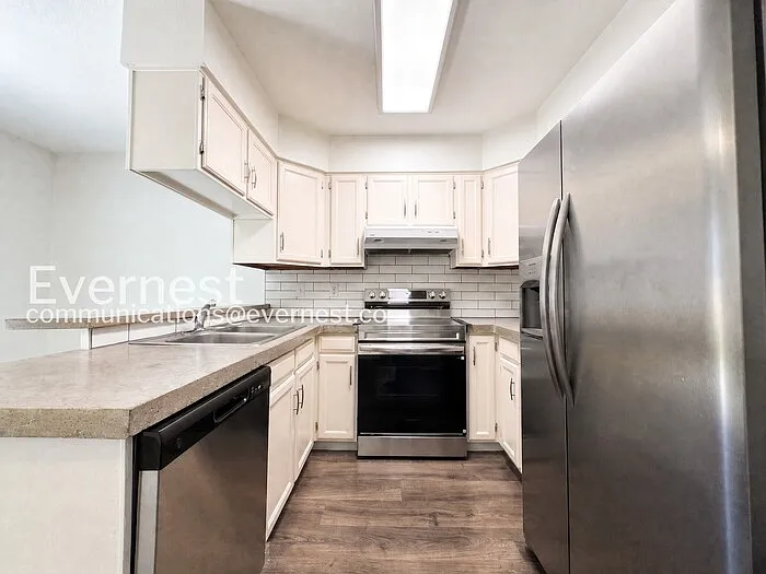 2 bed, 2.5 bath, 1624 sqft, $2,397 — Photo 2