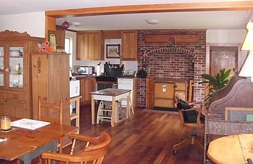 2nd image of 176 Ell Hill Rd