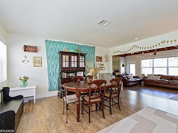 5th image of 267 Russlyn Dr