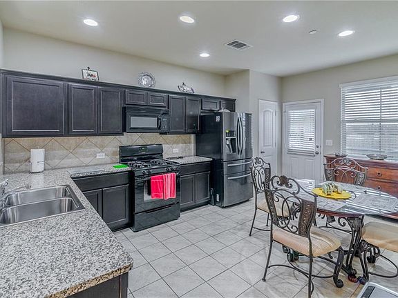 5th image of 2880 Donnell Dr Unit 2501