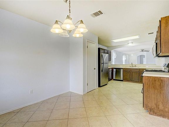 4th image of 6020 Speyside Dr