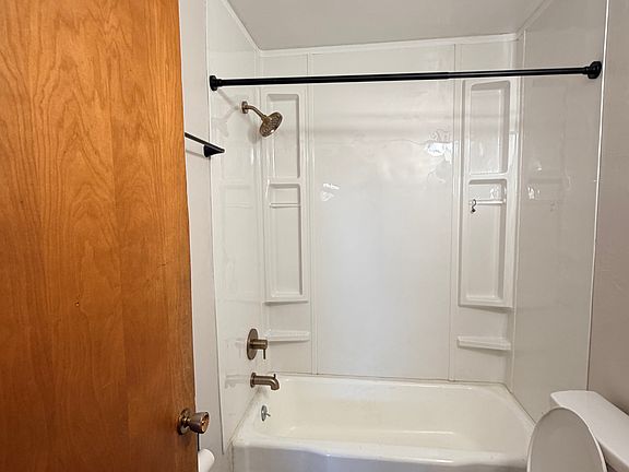 3rd image of 137 Greenwood Ave #1