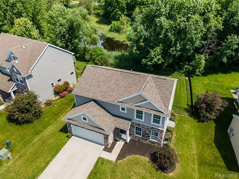 425 Knollwood Dr — Photo 33